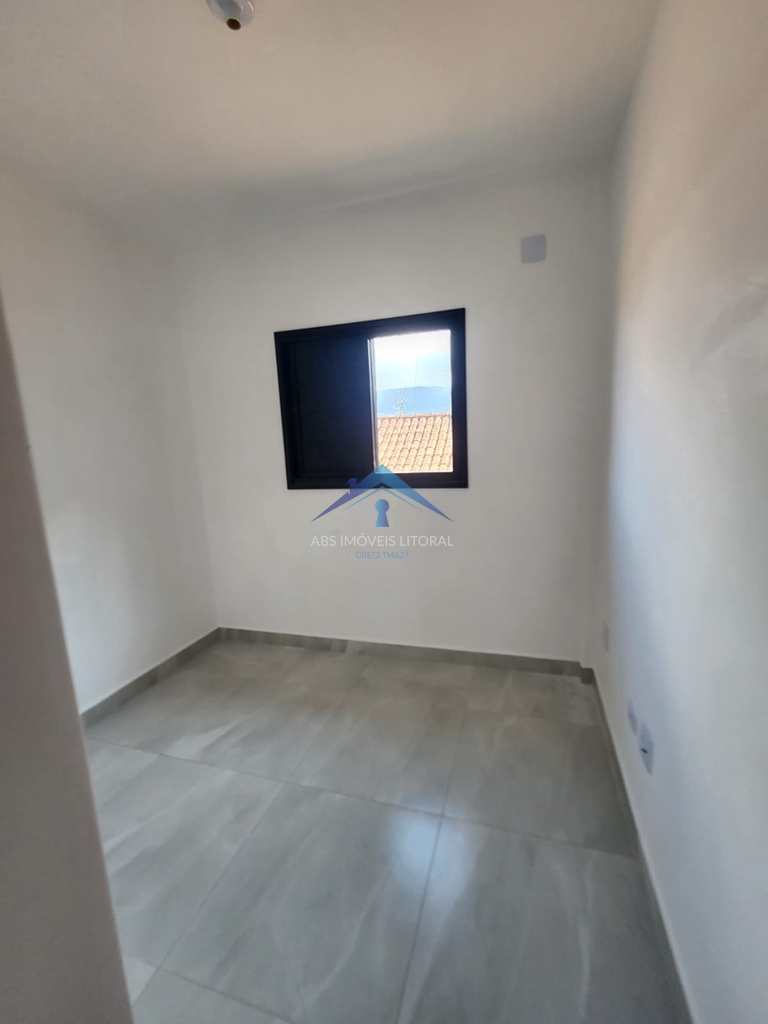 Sobrado de Condomínio em Praia Grande, no bairro Maracanã