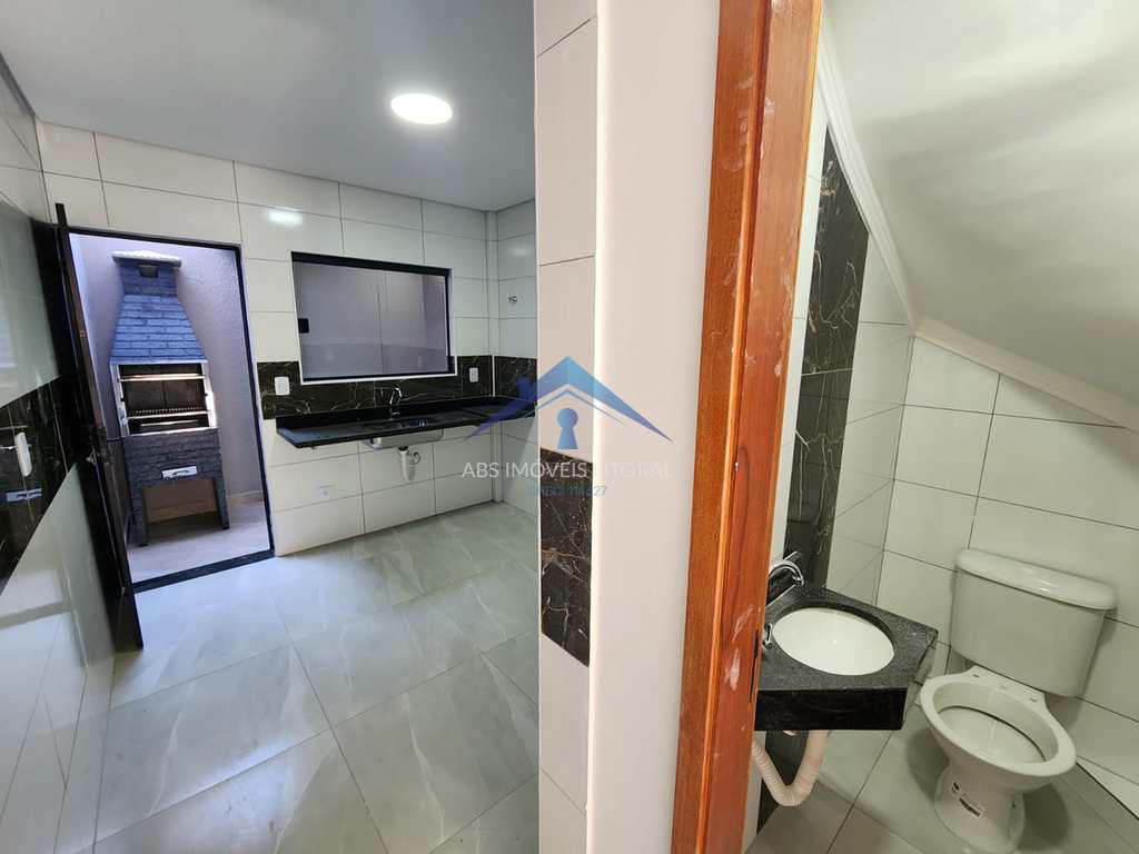 Sobrado de Condomínio em Praia Grande, no bairro Maracanã