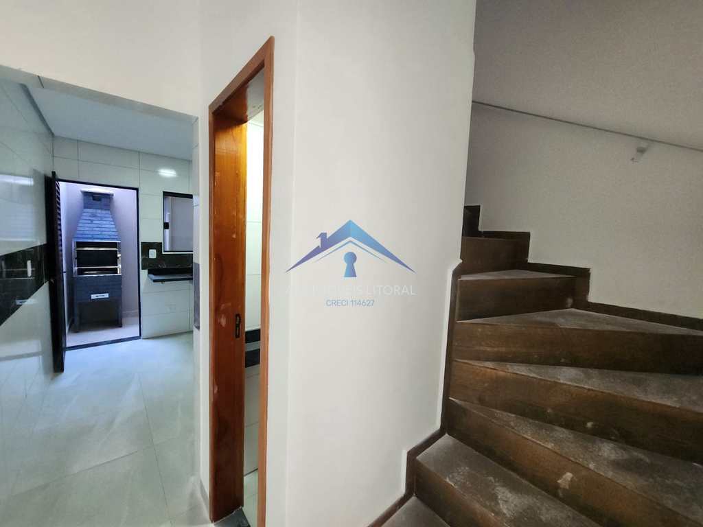 Sobrado de Condomínio em Praia Grande, no bairro Maracanã