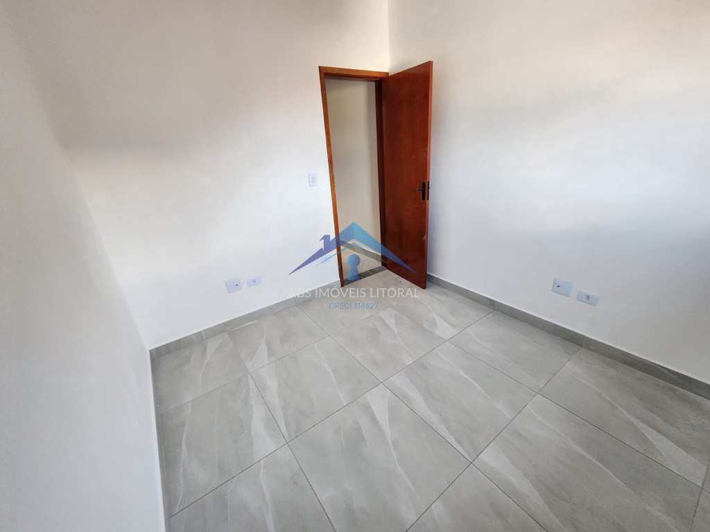 Sobrado de Condomínio em Praia Grande, no bairro Maracanã