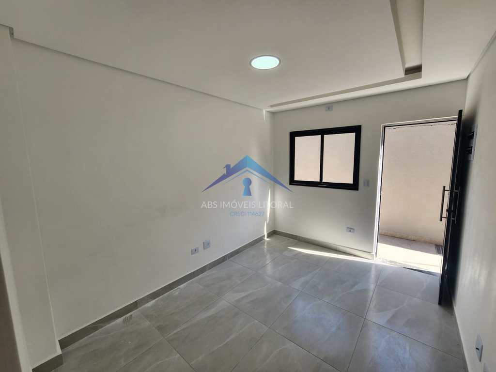 Sobrado de Condomínio em Praia Grande, no bairro Maracanã