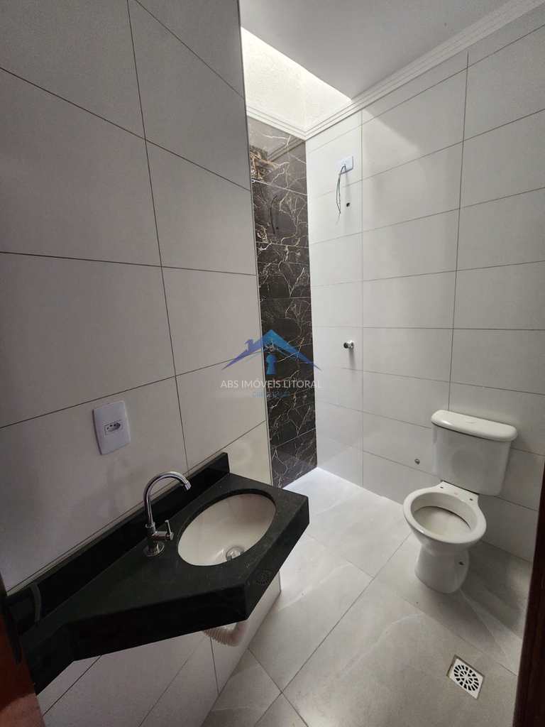 Sobrado de Condomínio em Praia Grande, no bairro Maracanã