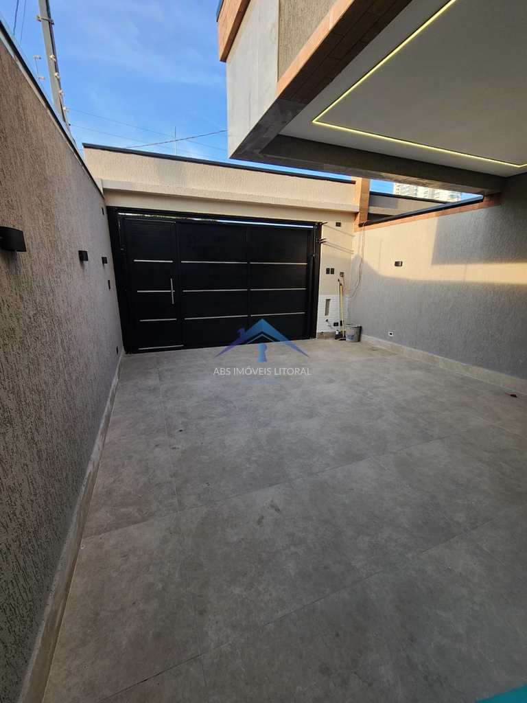 Casa em Praia Grande, no bairro Balneário Maracanã
