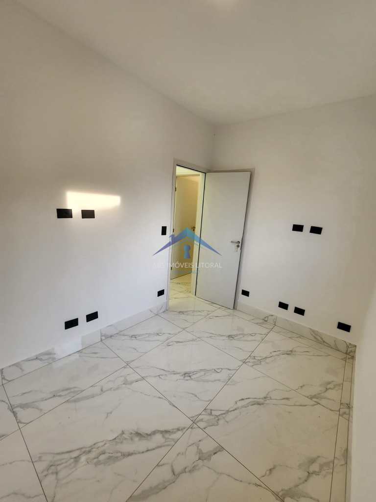 Casa em Praia Grande, no bairro Balneário Maracanã