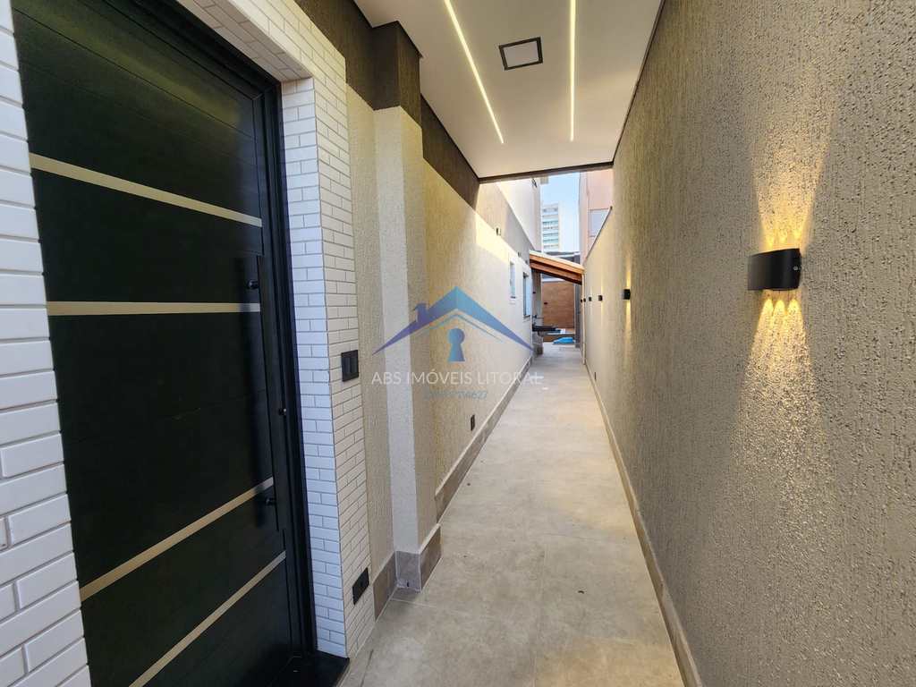 Casa em Praia Grande, no bairro Balneário Maracanã