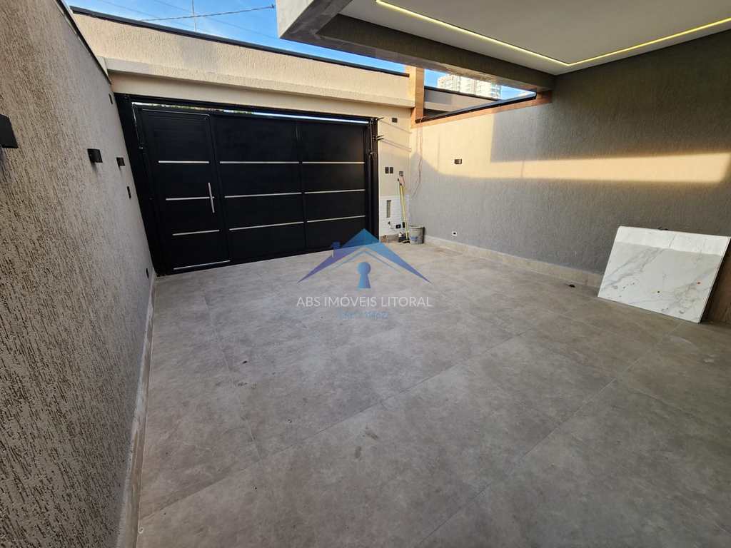 Casa em Praia Grande, no bairro Balneário Maracanã