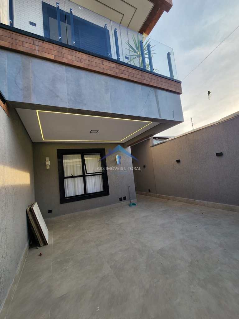Casa em Praia Grande, no bairro Balneário Maracanã