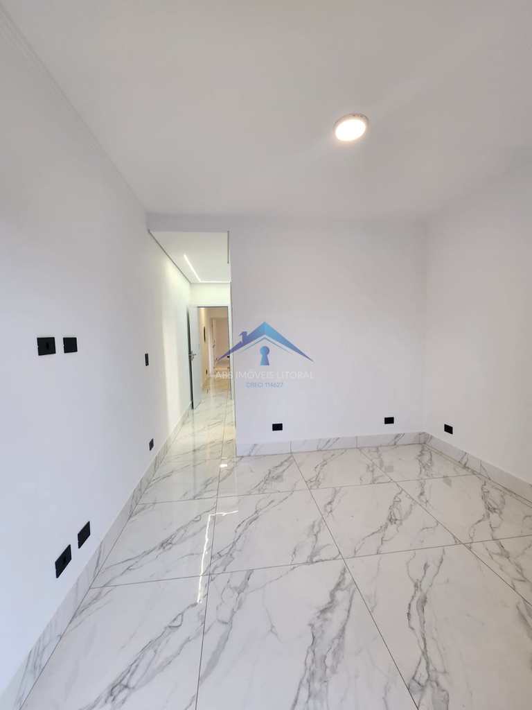 Casa em Praia Grande, no bairro Balneário Maracanã