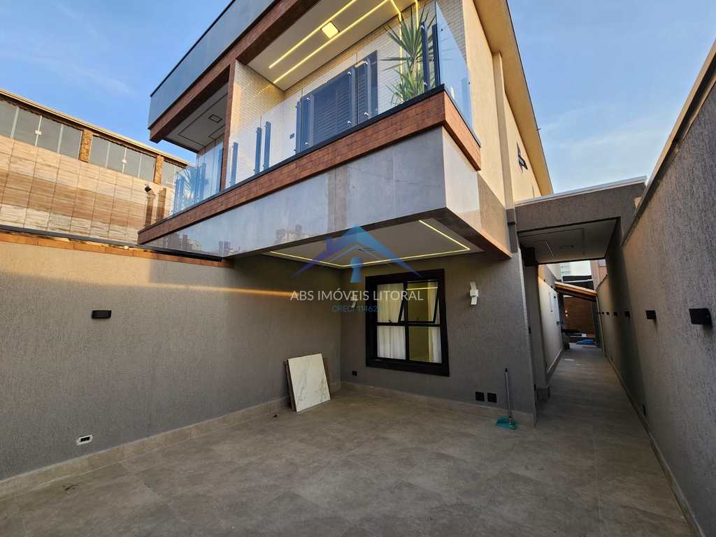 Casa em Praia Grande, no bairro Balneário Maracanã