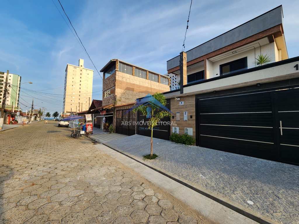 Casa em Praia Grande, no bairro Balneário Maracanã