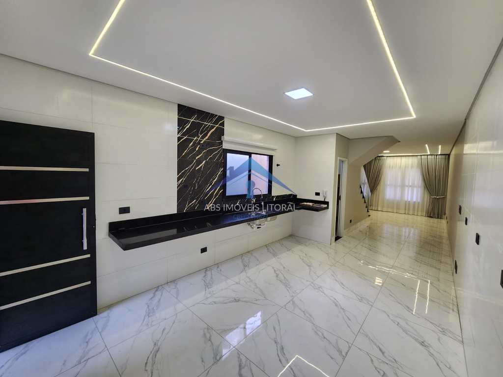 Casa em Praia Grande, no bairro Balneário Maracanã