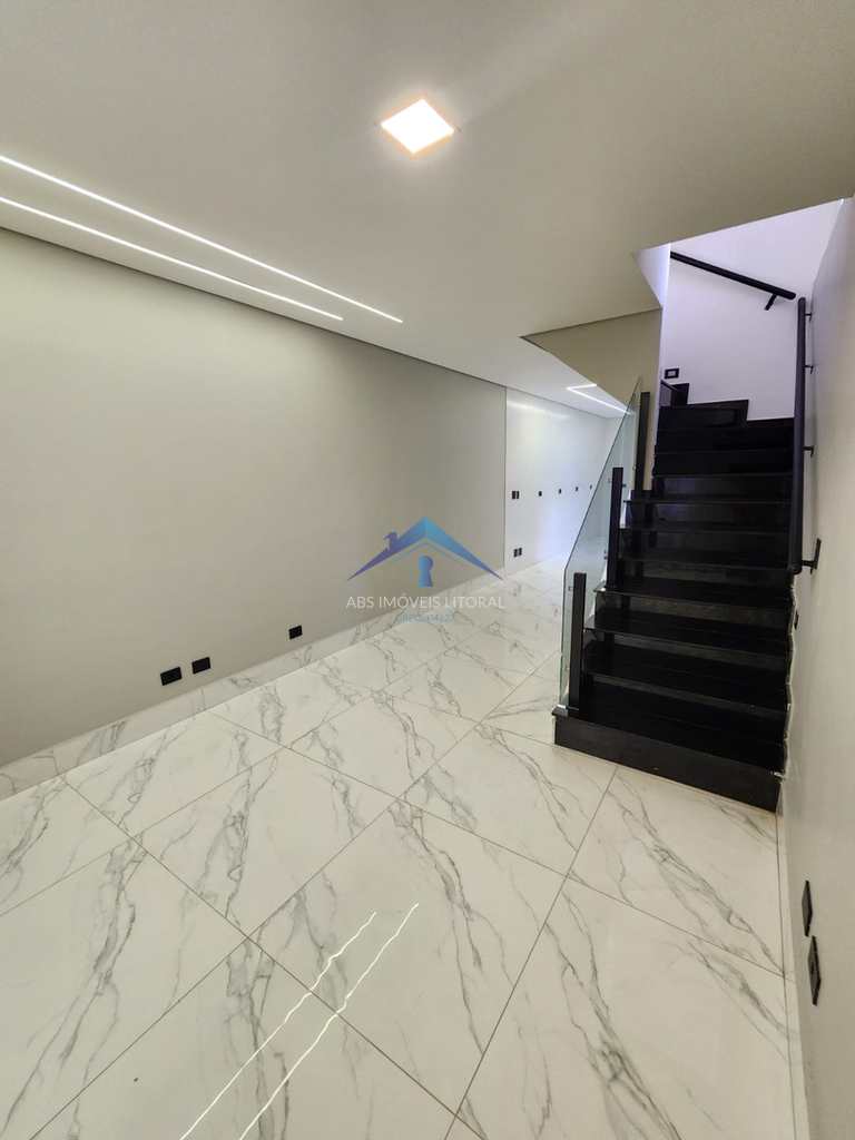 Casa em Praia Grande, no bairro Balneário Maracanã