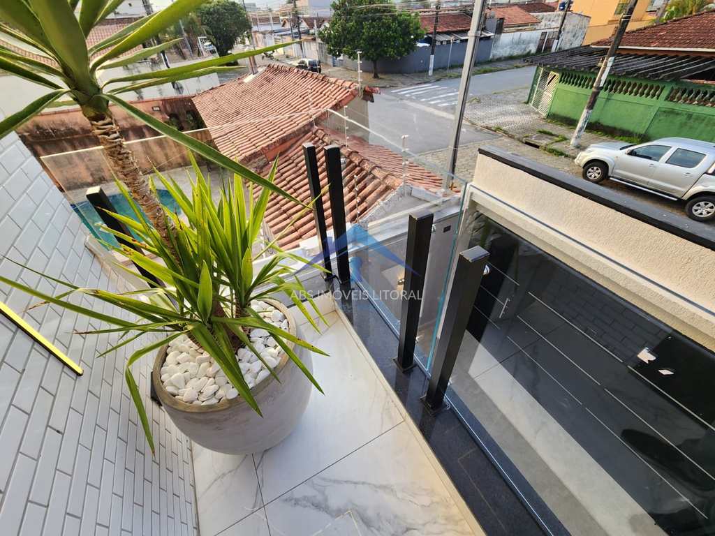 Casa em Praia Grande, no bairro Balneário Maracanã