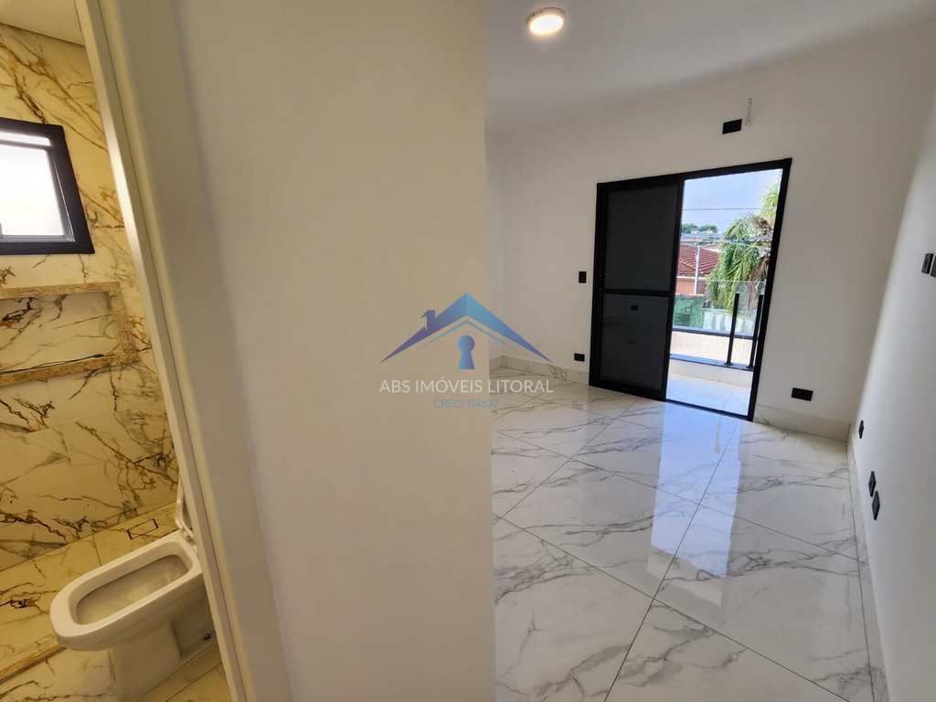 Casa em Praia Grande, no bairro Balneário Maracanã