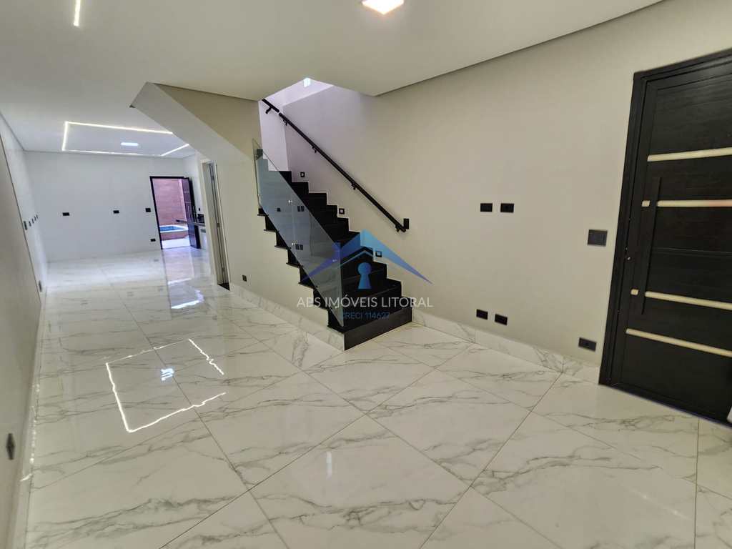 Casa em Praia Grande, no bairro Balneário Maracanã
