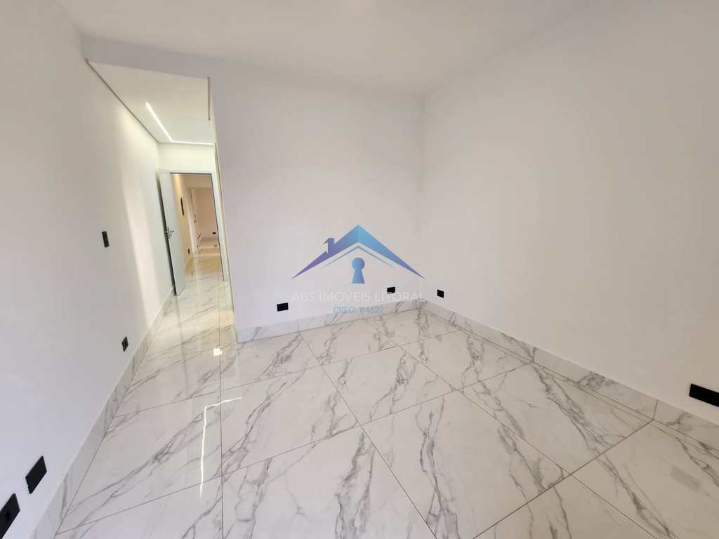 Casa em Praia Grande, no bairro Balneário Maracanã