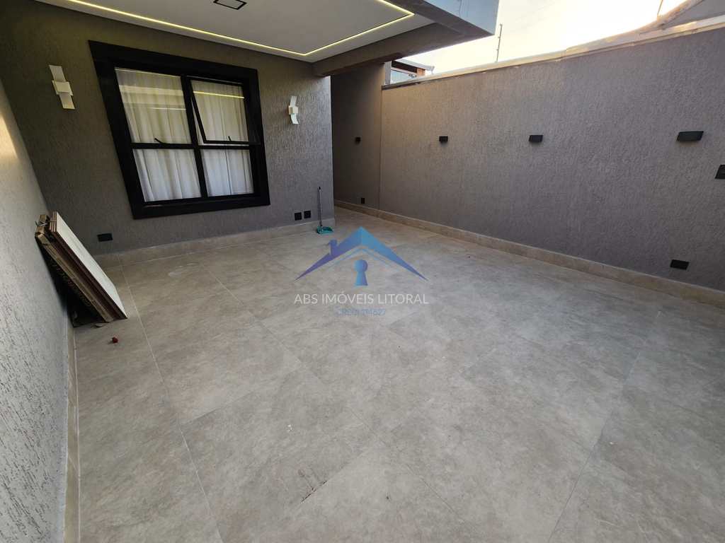 Casa em Praia Grande, no bairro Balneário Maracanã