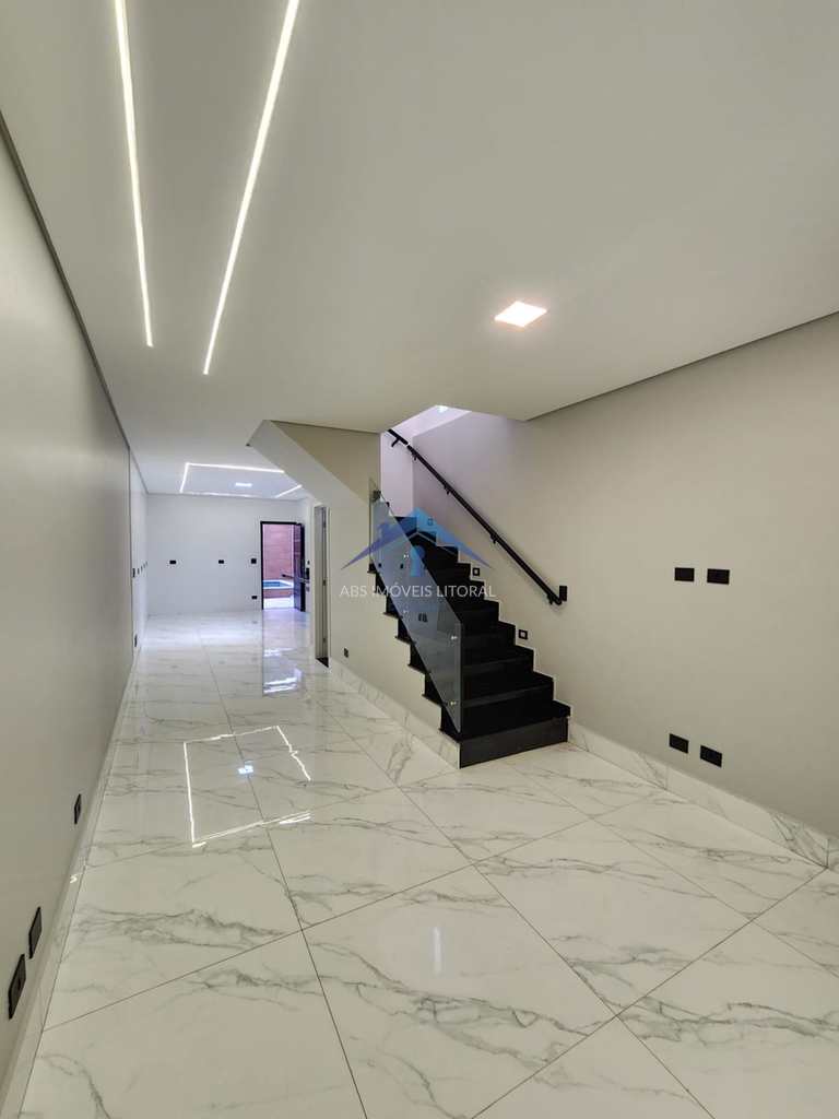 Casa em Praia Grande, no bairro Balneário Maracanã