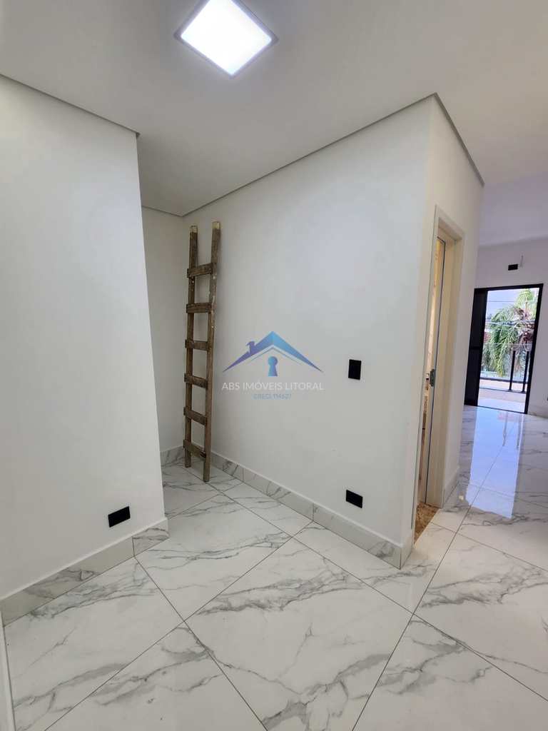 Casa em Praia Grande, no bairro Balneário Maracanã