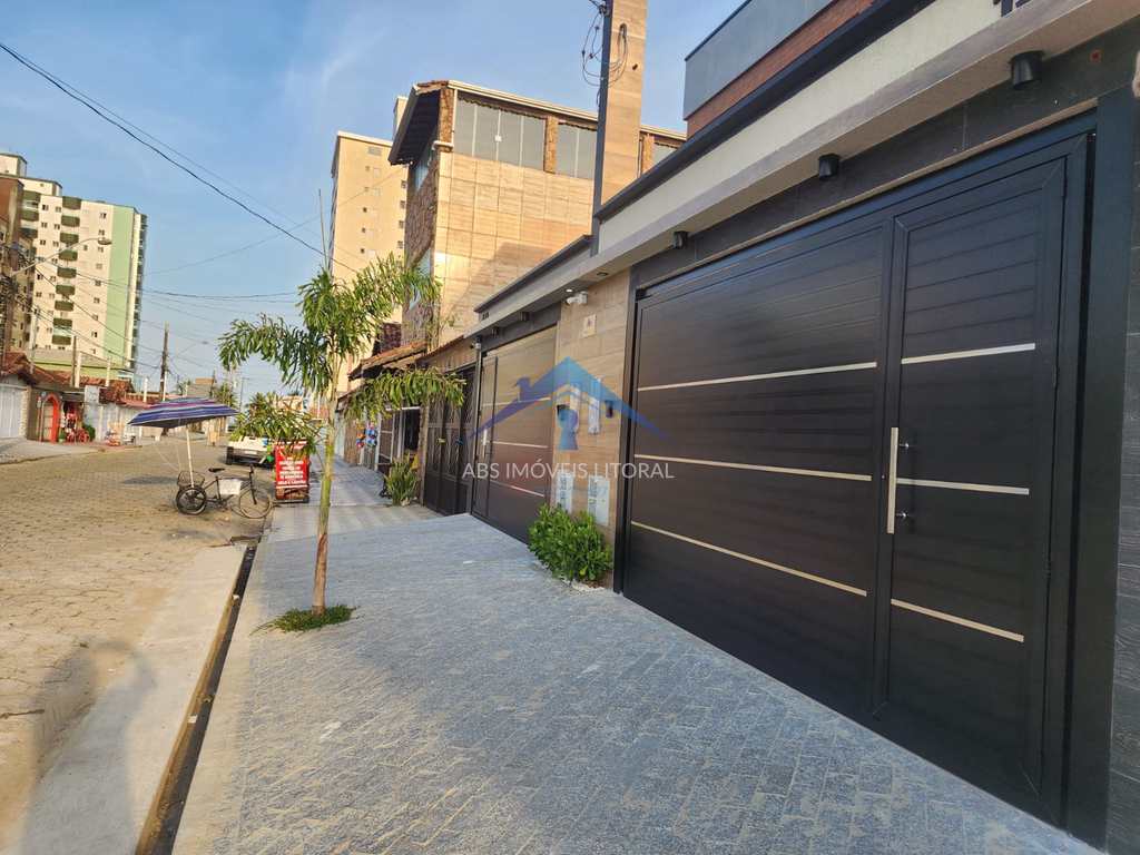Casa em Praia Grande, no bairro Balneário Maracanã