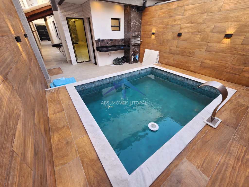 Casa em Praia Grande, no bairro Balneário Maracanã