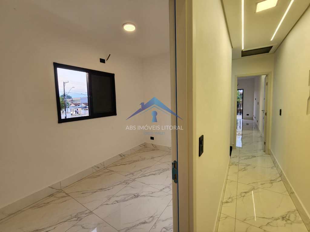 Casa em Praia Grande, no bairro Balneário Maracanã