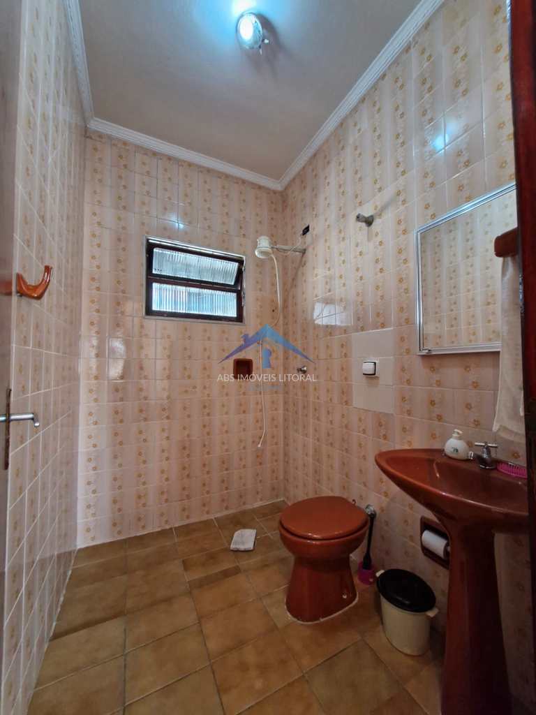 Casa em Praia Grande, no bairro Balneário Maracanã