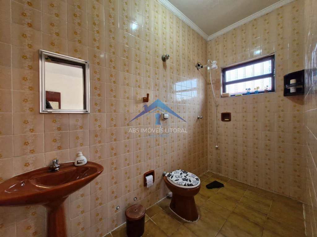Casa em Praia Grande, no bairro Balneário Maracanã