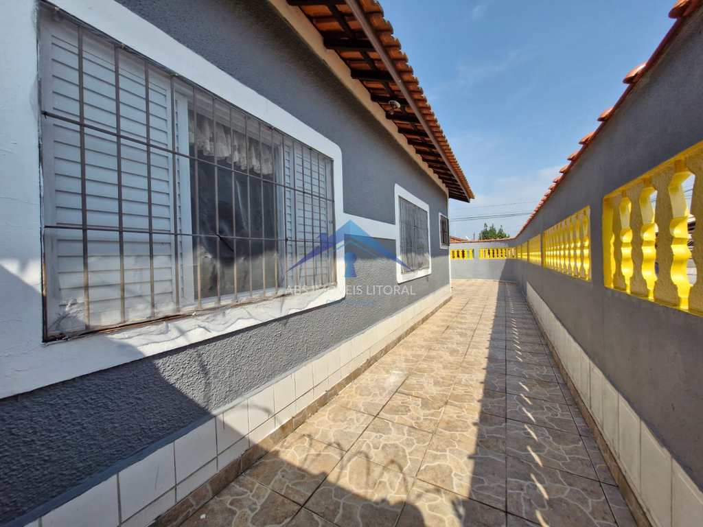 Casa em Praia Grande, no bairro Balneário Maracanã