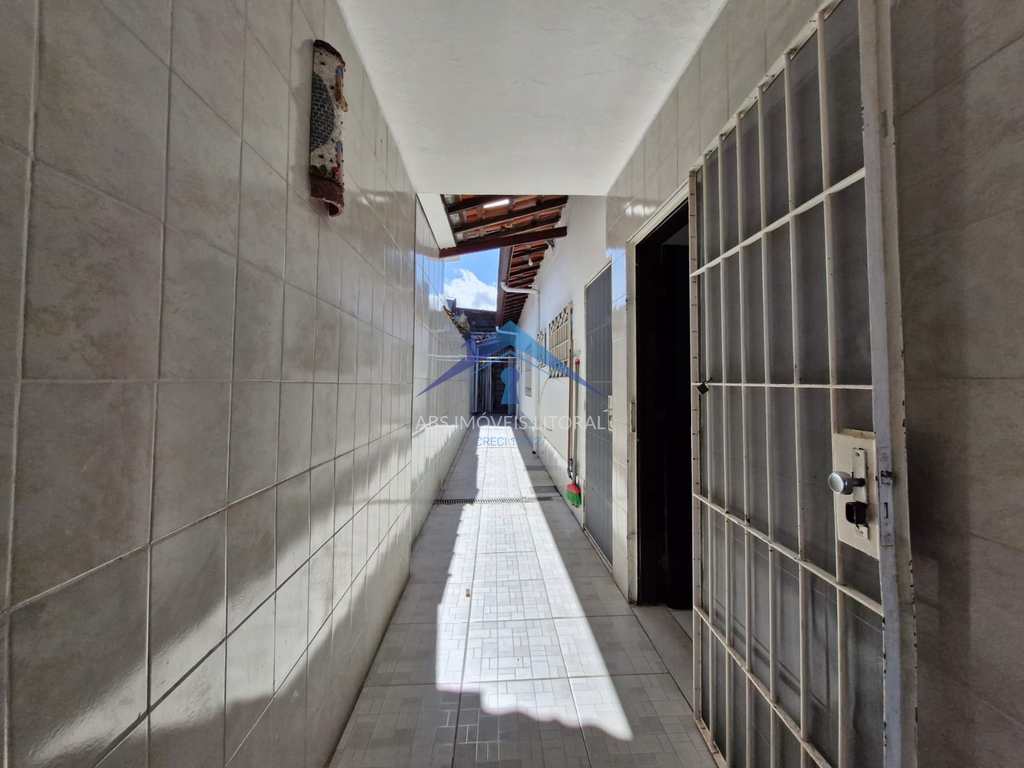Casa em Praia Grande, no bairro Real