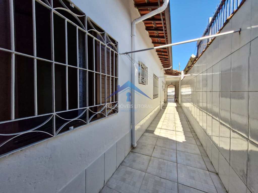 Casa em Praia Grande, no bairro Real