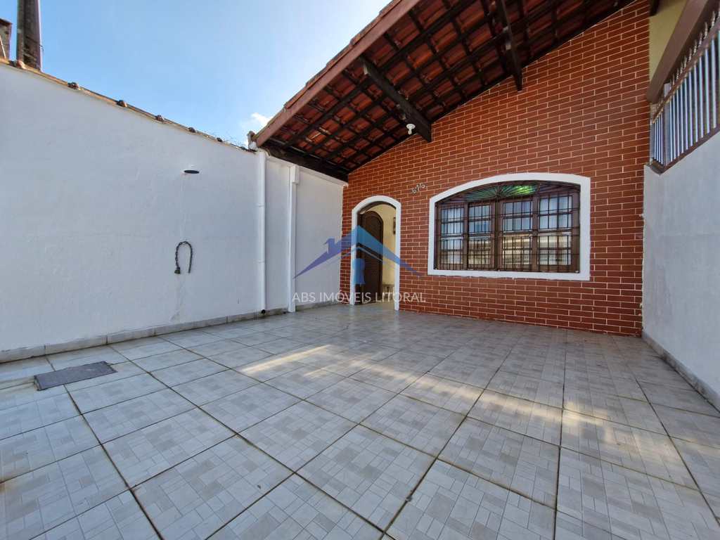 Casa em Praia Grande, no bairro Real