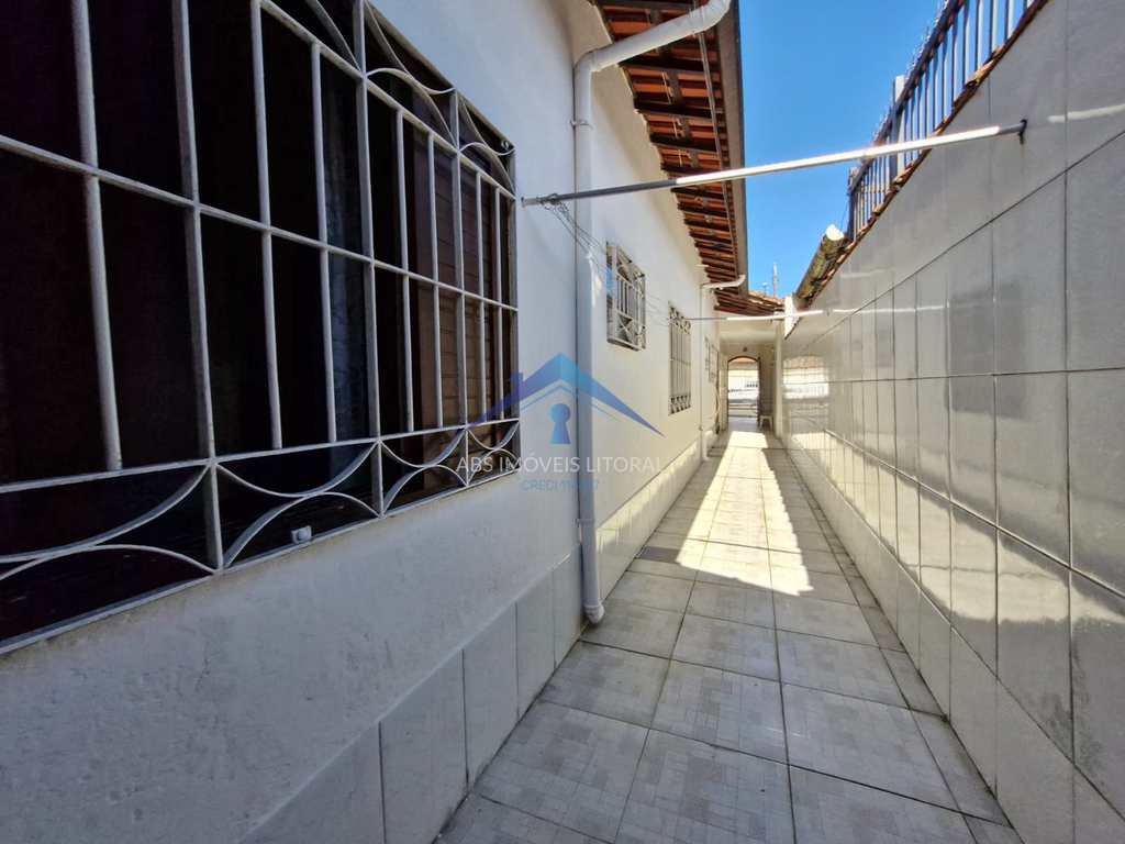 Casa em Praia Grande, no bairro Real