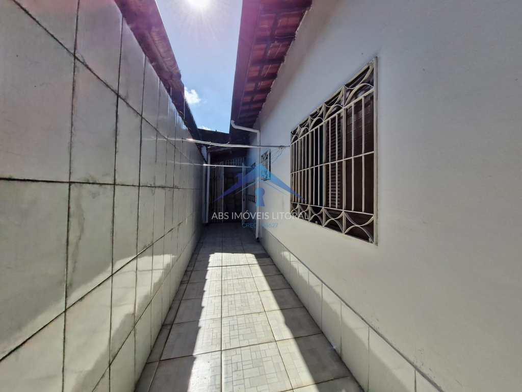 Casa em Praia Grande, no bairro Real