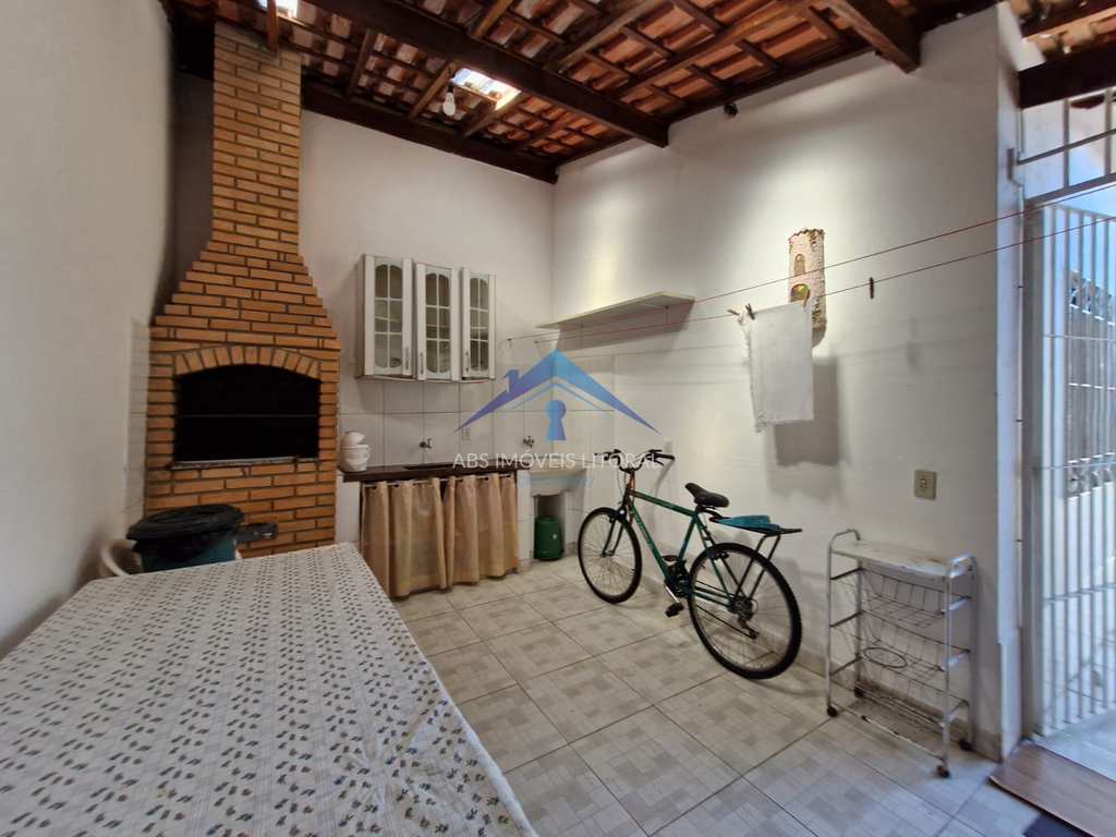 Casa em Praia Grande, no bairro Real