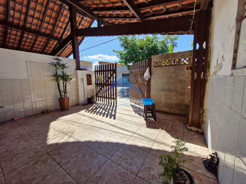 Casa em Praia Grande, no bairro Balneário Maracanã