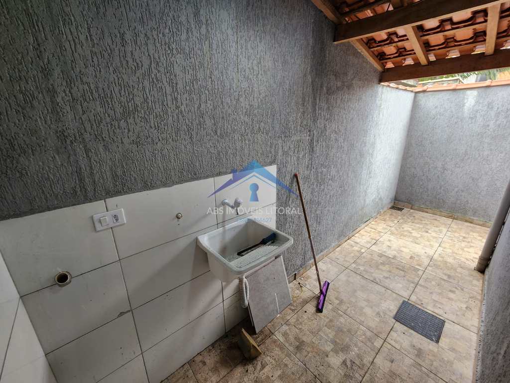 Casa em Praia Grande, no bairro Ribeirópolis