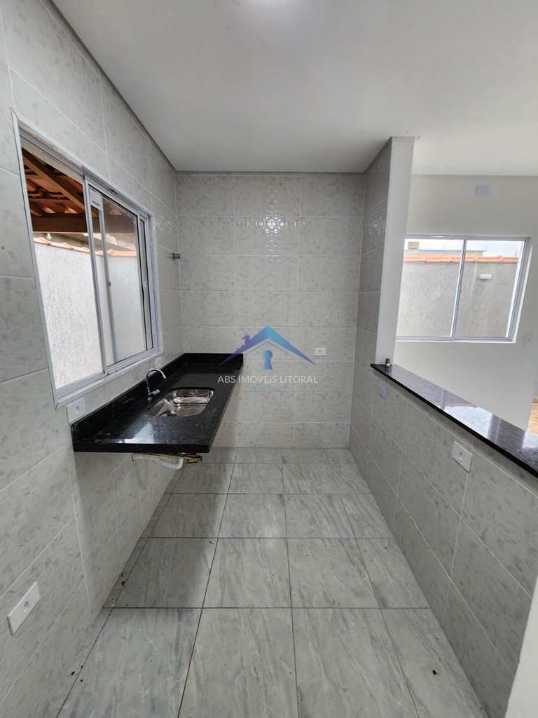Casa em Praia Grande, no bairro Ribeirópolis
