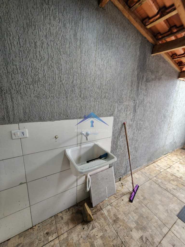 Casa em Praia Grande, no bairro Ribeirópolis