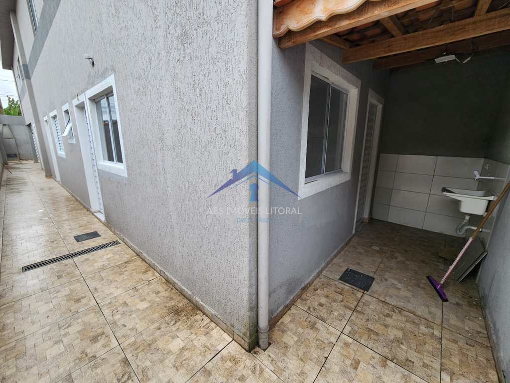 Casa em Praia Grande, no bairro Ribeirópolis