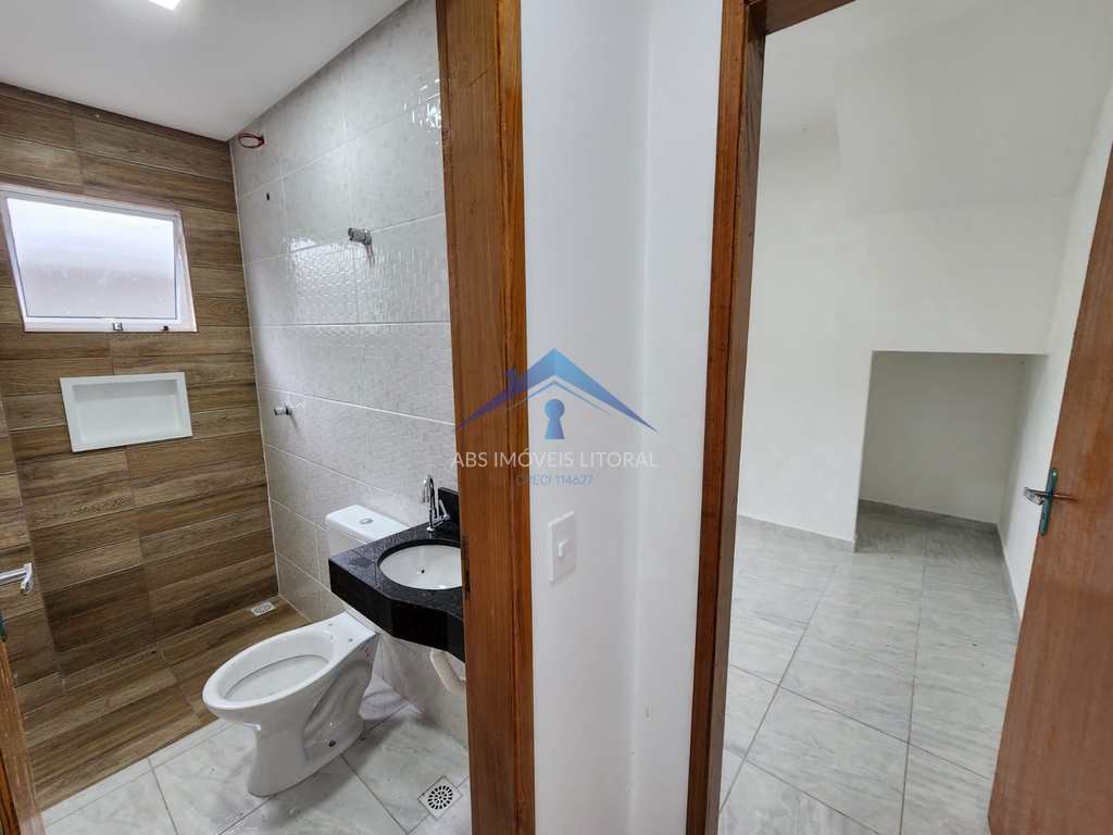 Casa em Praia Grande, no bairro Ribeirópolis