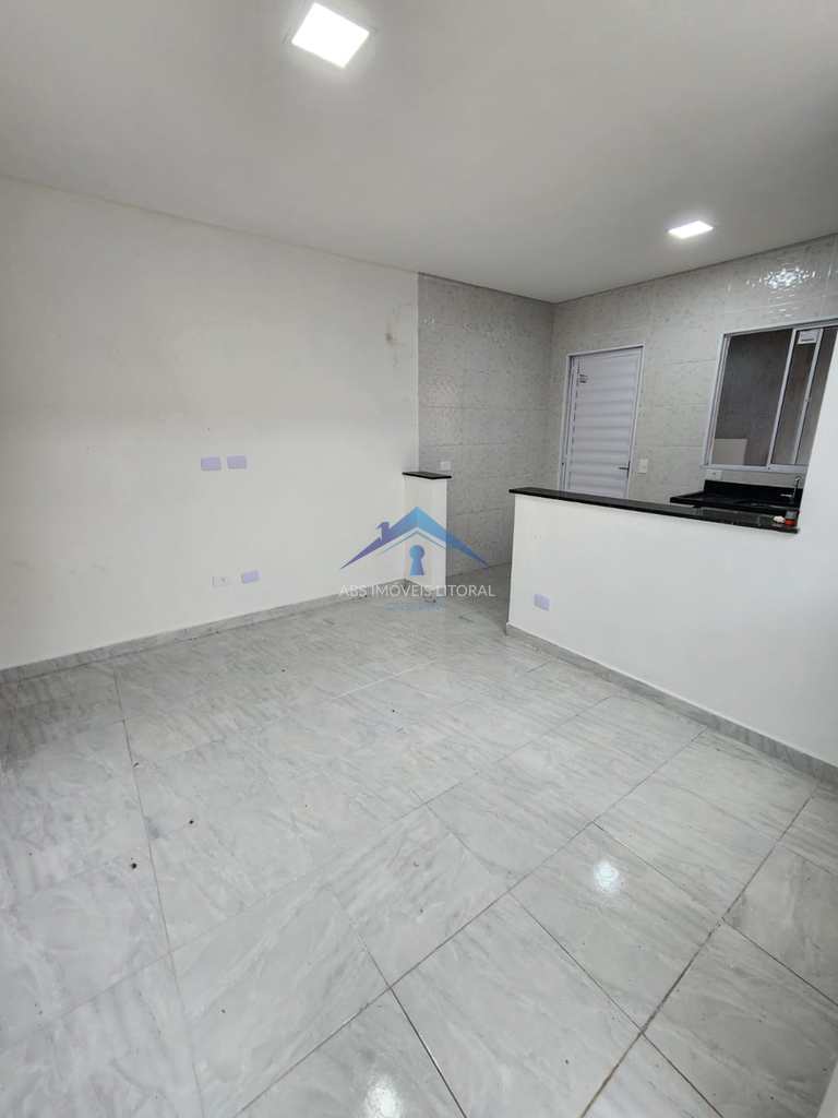 Casa em Praia Grande, no bairro Ribeirópolis