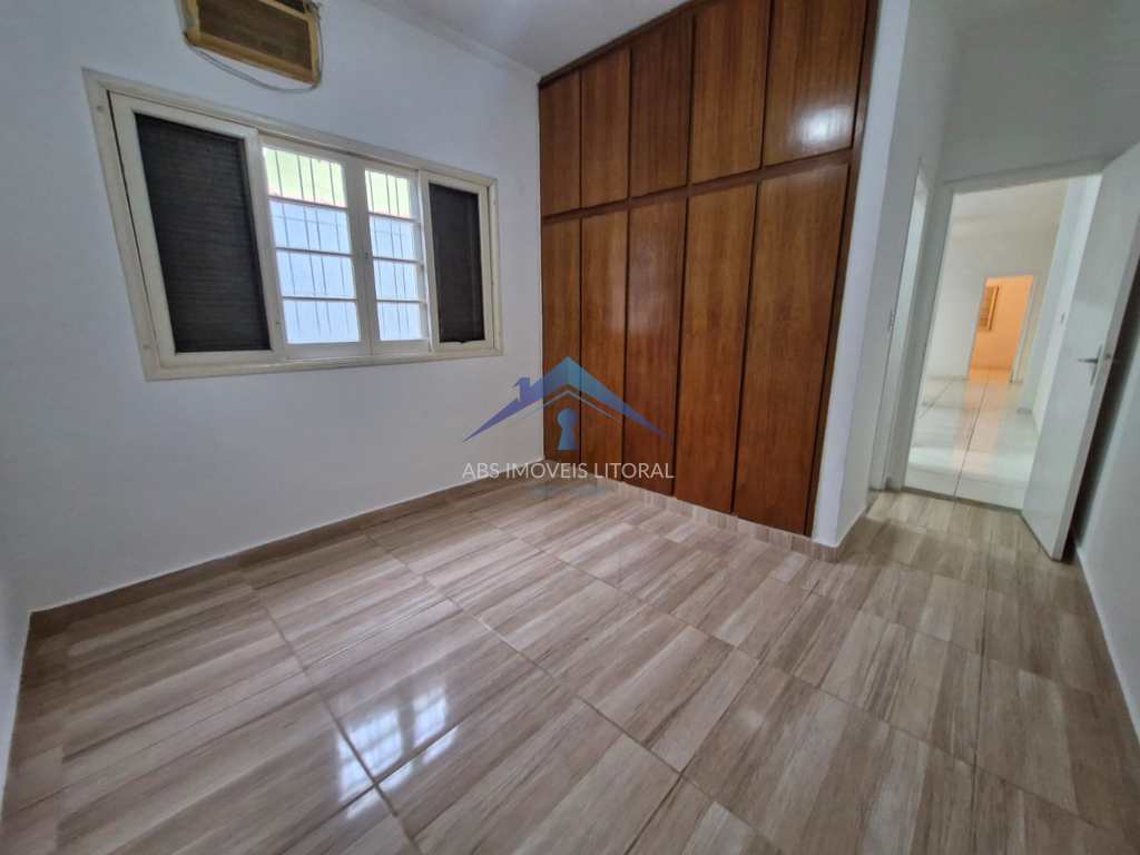 Casa em Praia Grande, no bairro Real