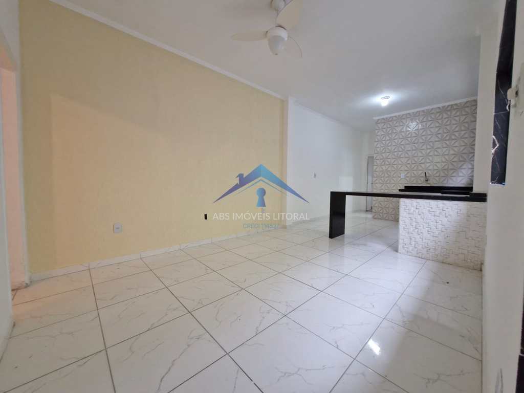 Casa em Praia Grande, no bairro Real