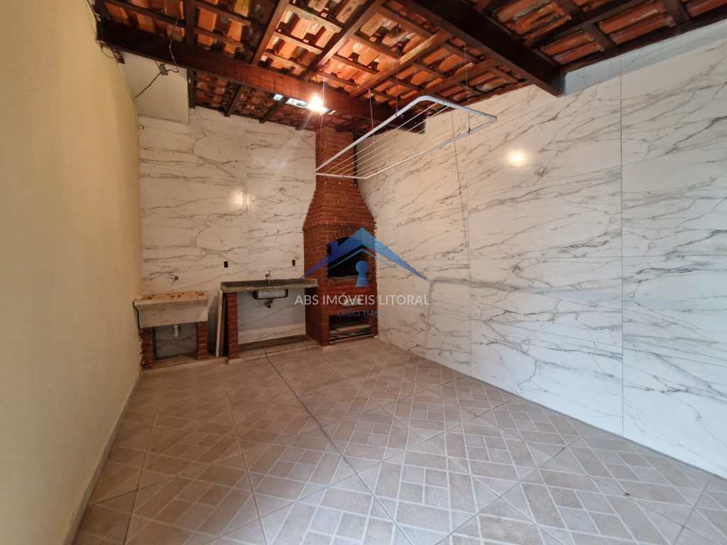 Casa em Praia Grande, no bairro Real