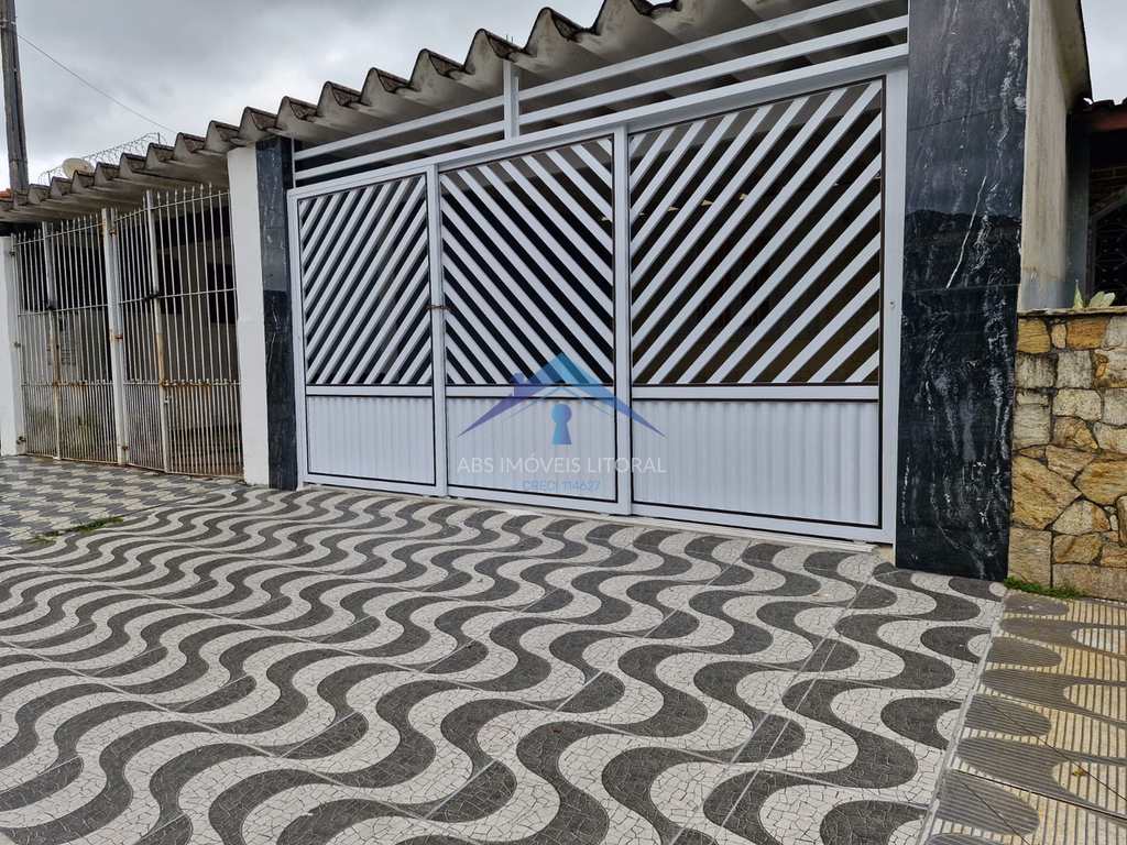 Casa em Praia Grande, no bairro Real