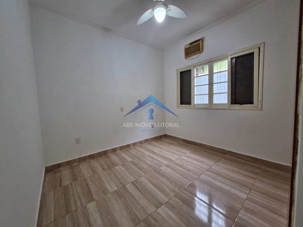 Casa em Praia Grande, no bairro Real
