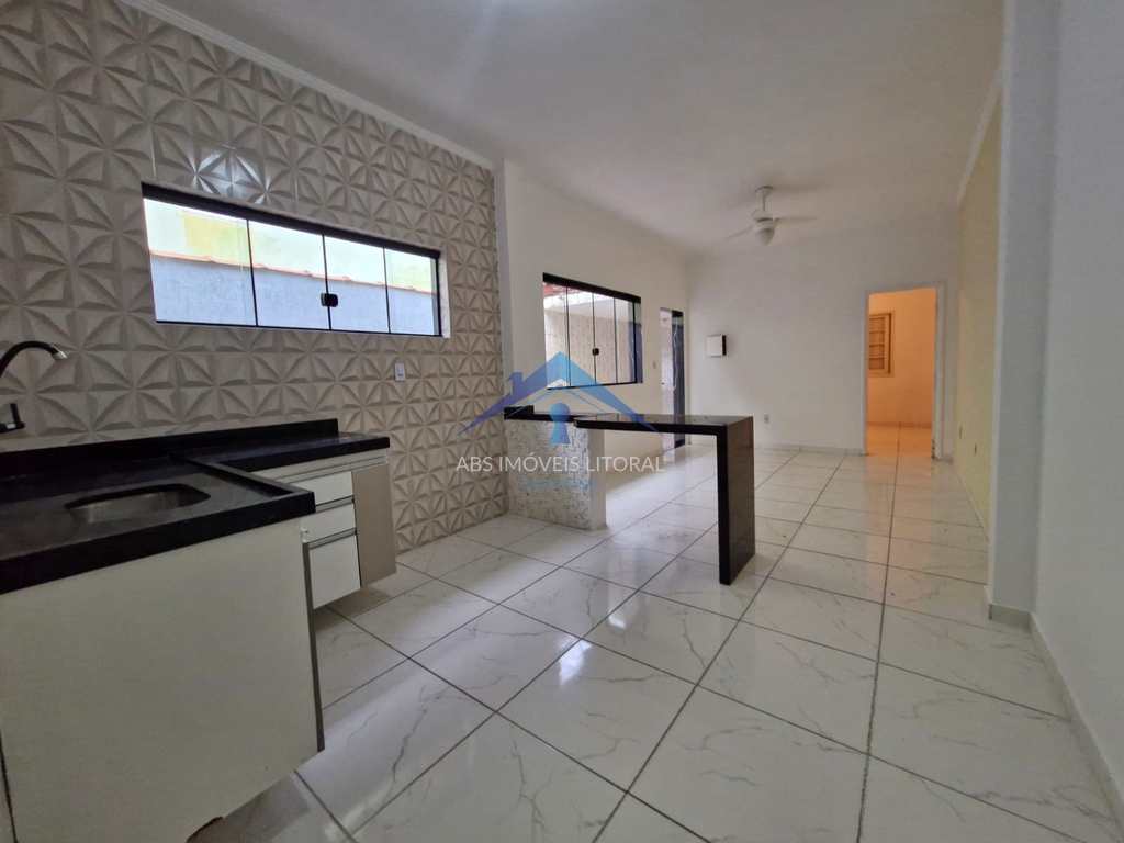 Casa em Praia Grande, no bairro Real