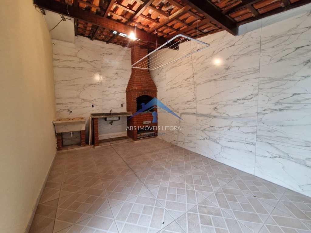 Casa em Praia Grande, no bairro Real