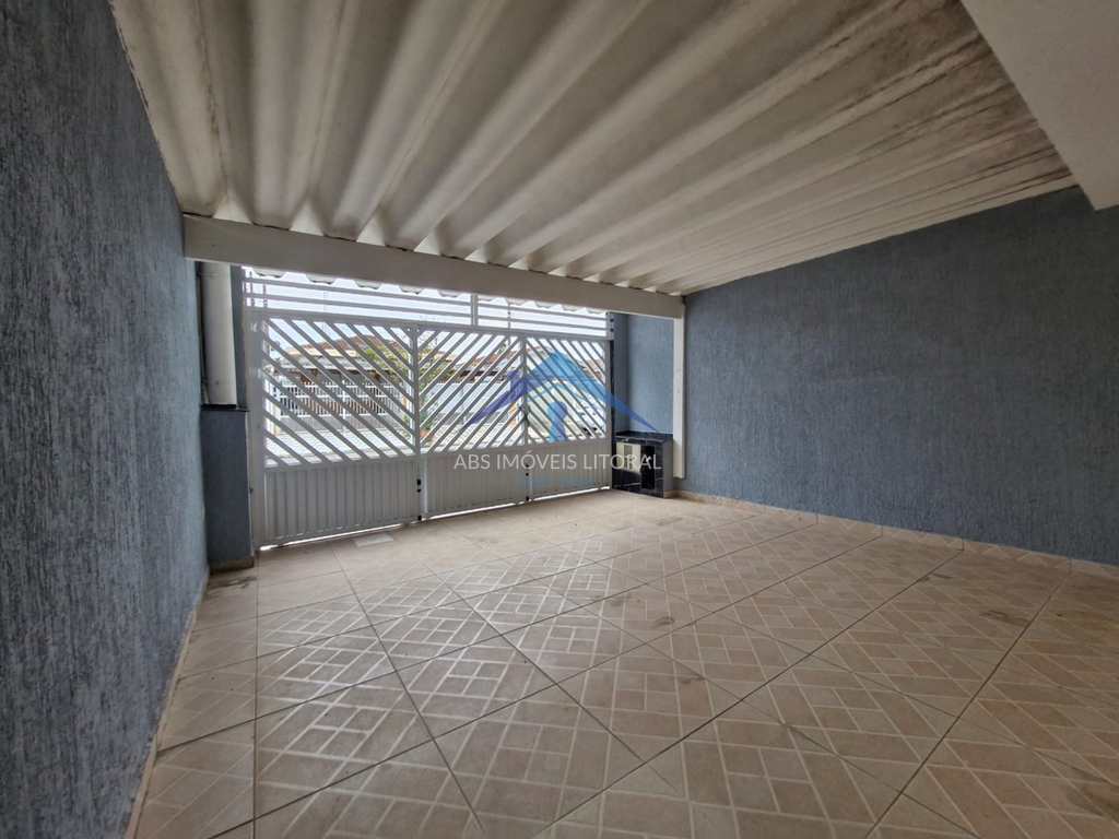Casa em Praia Grande, no bairro Real
